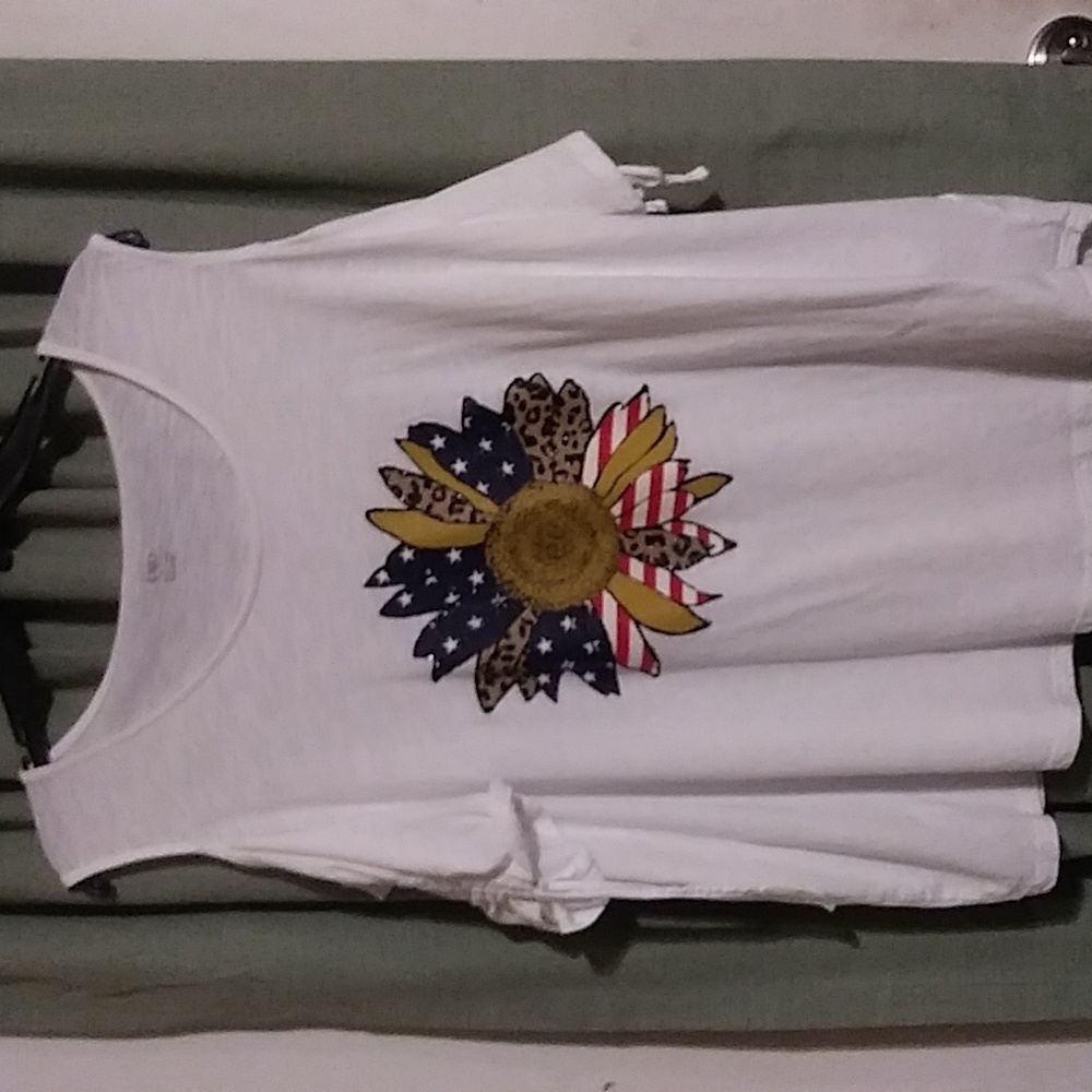 EUC Cato Cold Shoulder tshirt.  Size 22/24.      E2